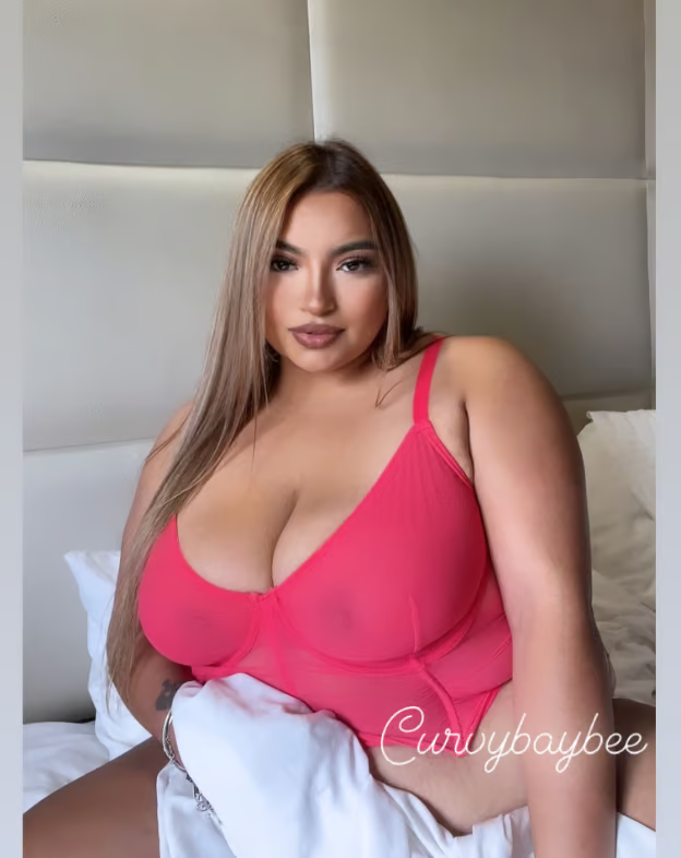 Curvybaybee