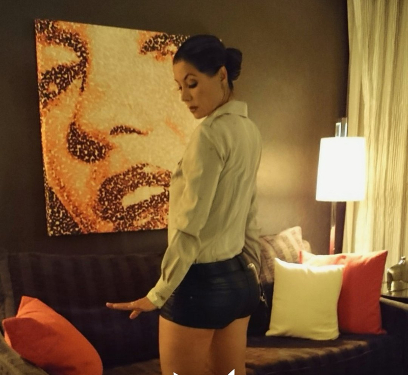 Yvanna thron