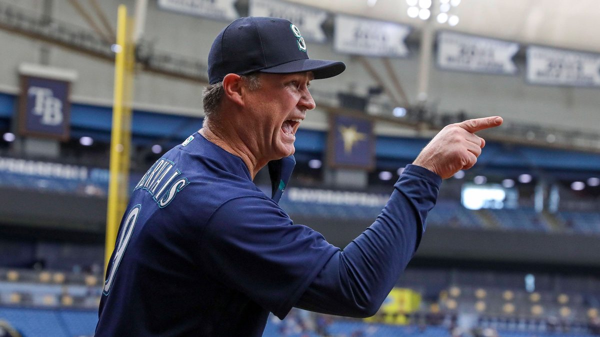 St. Petersburg, Florida, USA: Seattle Mariners manager Scott Servais (9) argues with an umpire following a calls that closed the fifth inning at Tropicana Field in St. Petersburg on Thursday