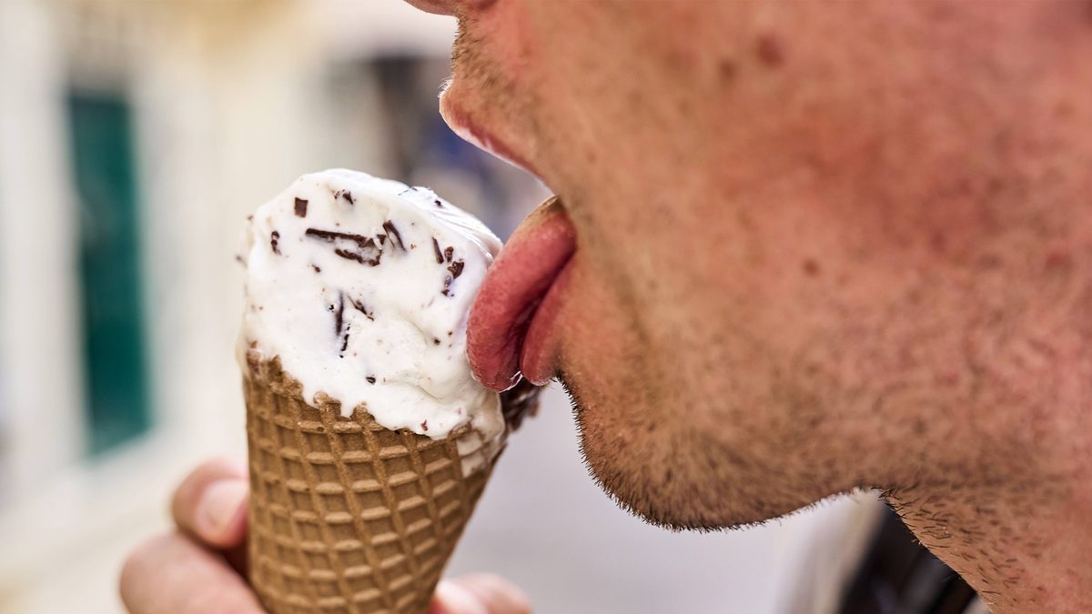 oral sex licking motion on ice cream cone