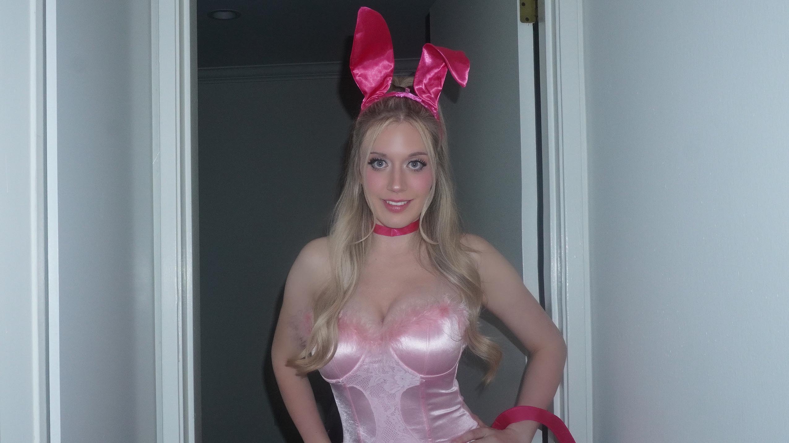 Harvard Cheerleader Madison ‘Gigglypuff’ Tries to Catch ‘Em All