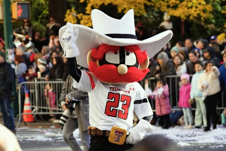 College Football Week 10: Best Bets for Games on Saturday, Nov 1, 2025