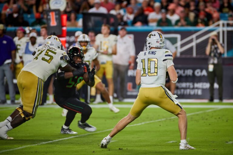 Best Bets for Friday’s Top-25 College Football Games in Week 14 (Nov. 28)