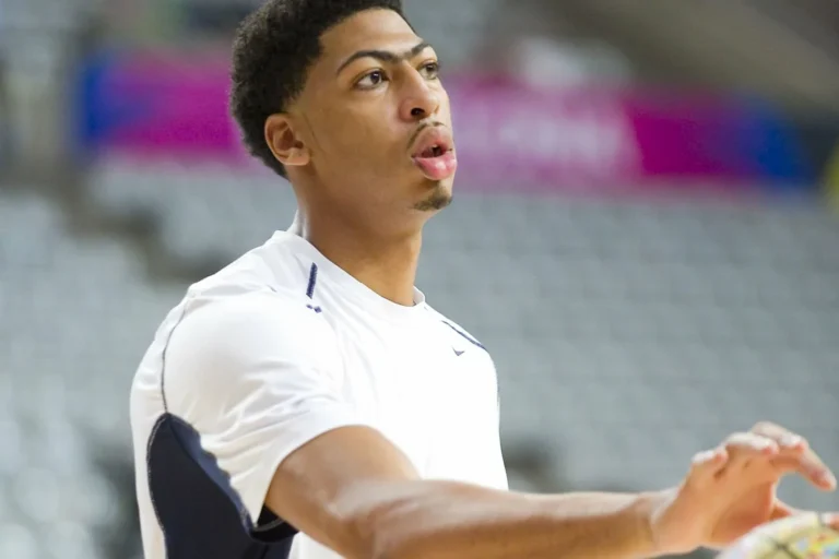 Yet Another Anthony Davis Injury Derails Potential Trades