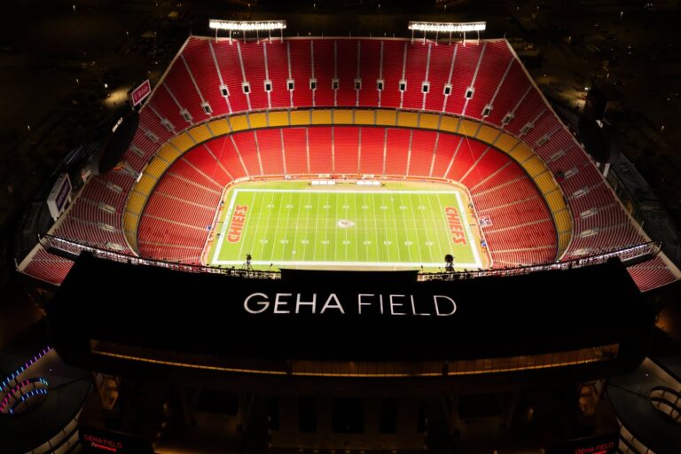 Taylor Swift & Travis Kelce Gifted Arrowhead Stadium Workers $600 for Christmas
