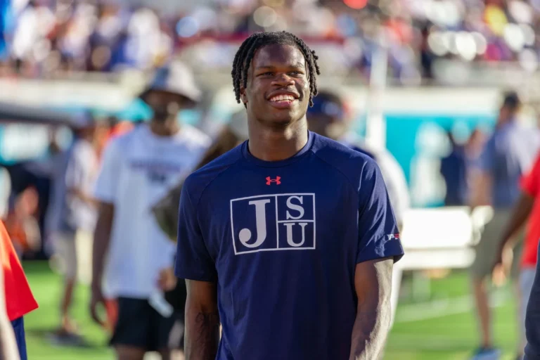 Despite Injury, Travis Hunter Will Remain Two-Way Player