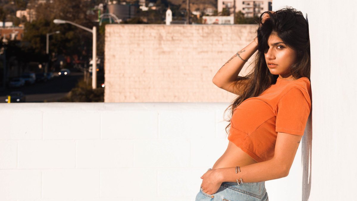 16x9_mia-khalifa.jpg