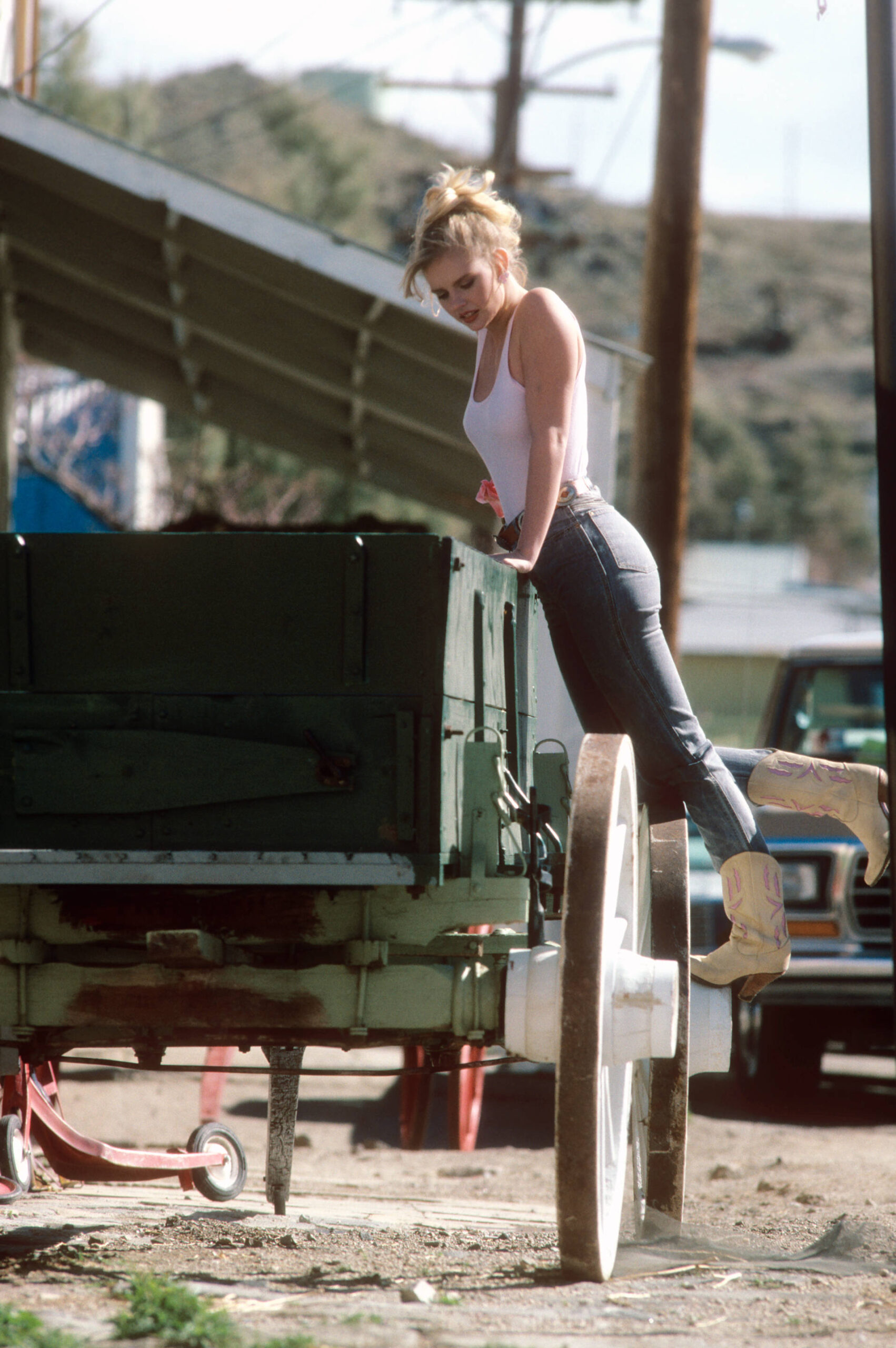 1986_09_Rebekka_Armstrong_by_Steve_Wayda_(04A).jpg