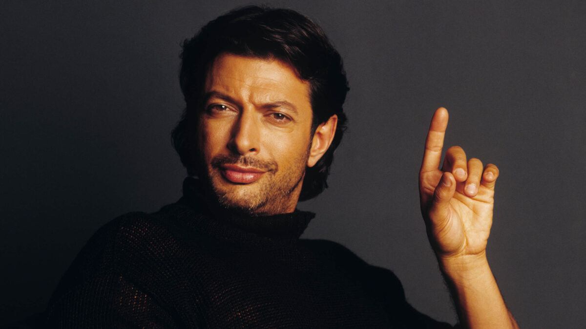 1993_08_p82_83_Jeff_Goldblum_by_Davis_Factor_16x9.jpg