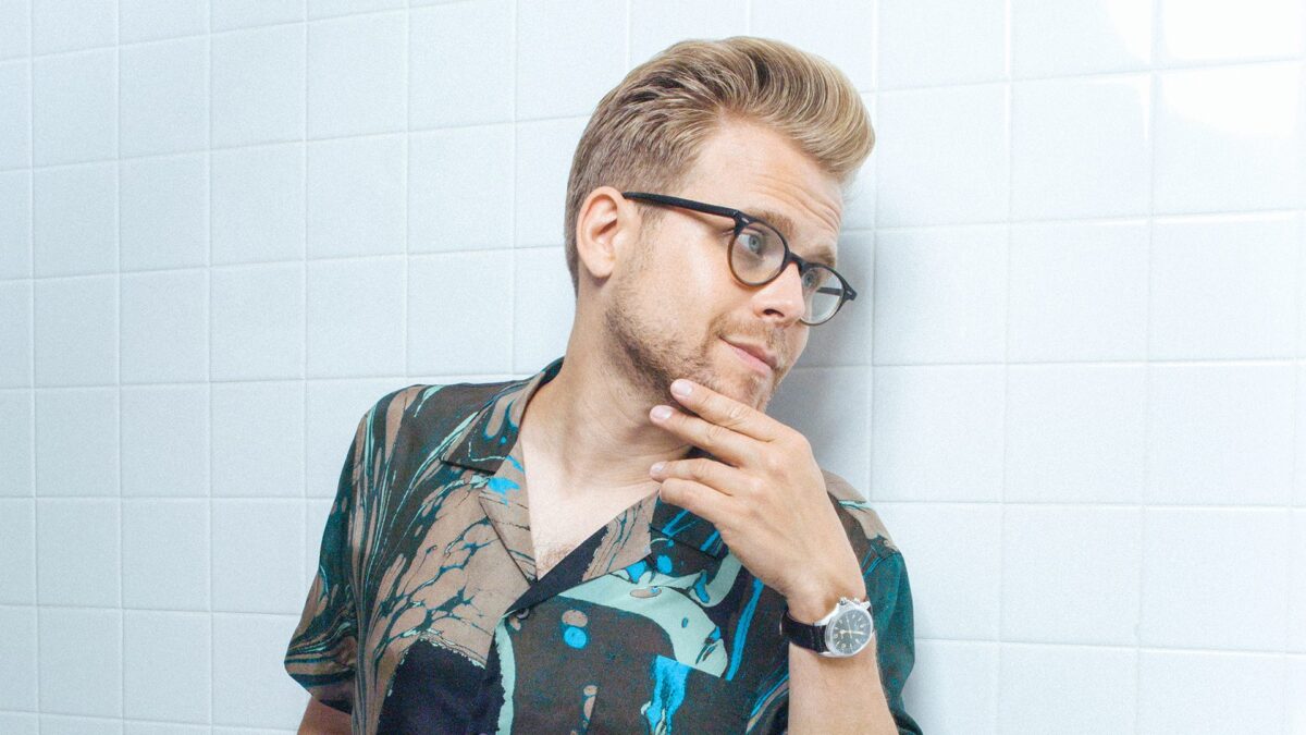Adam-Conover-author-bio 16x9