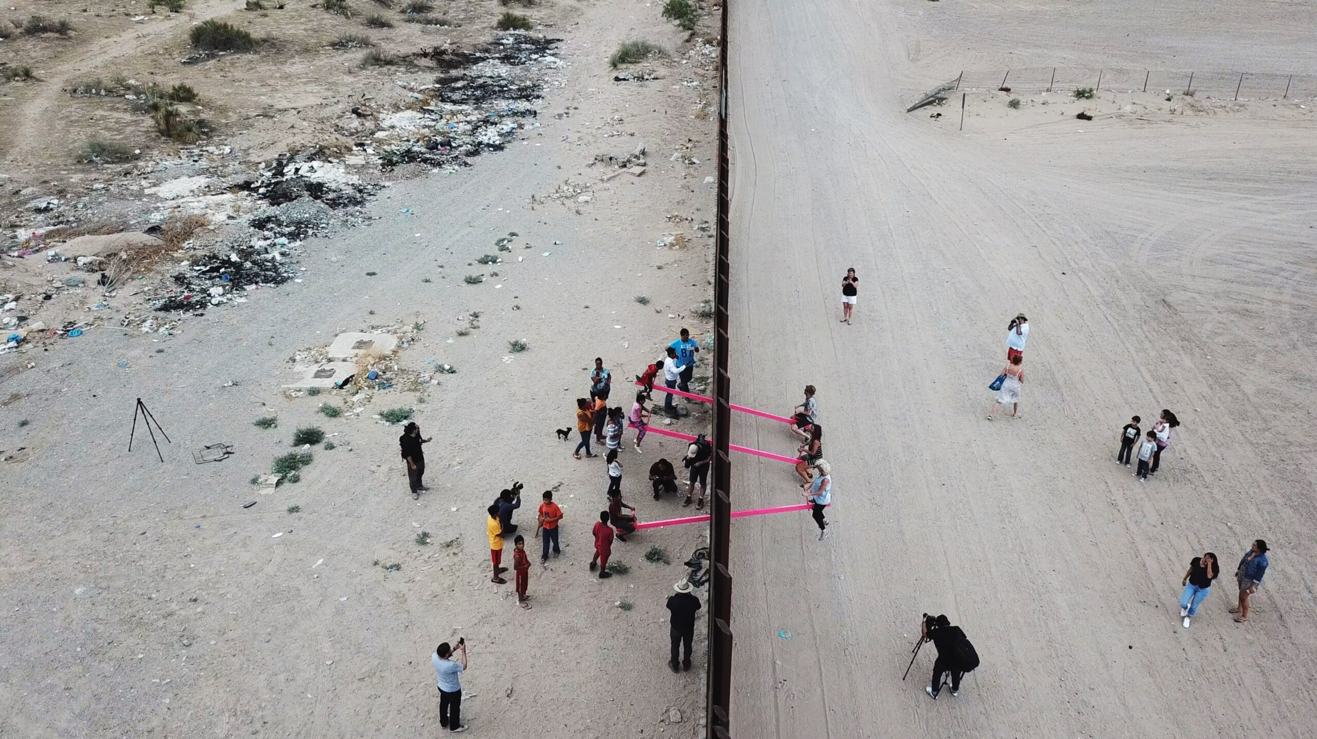 Border-Art embed03