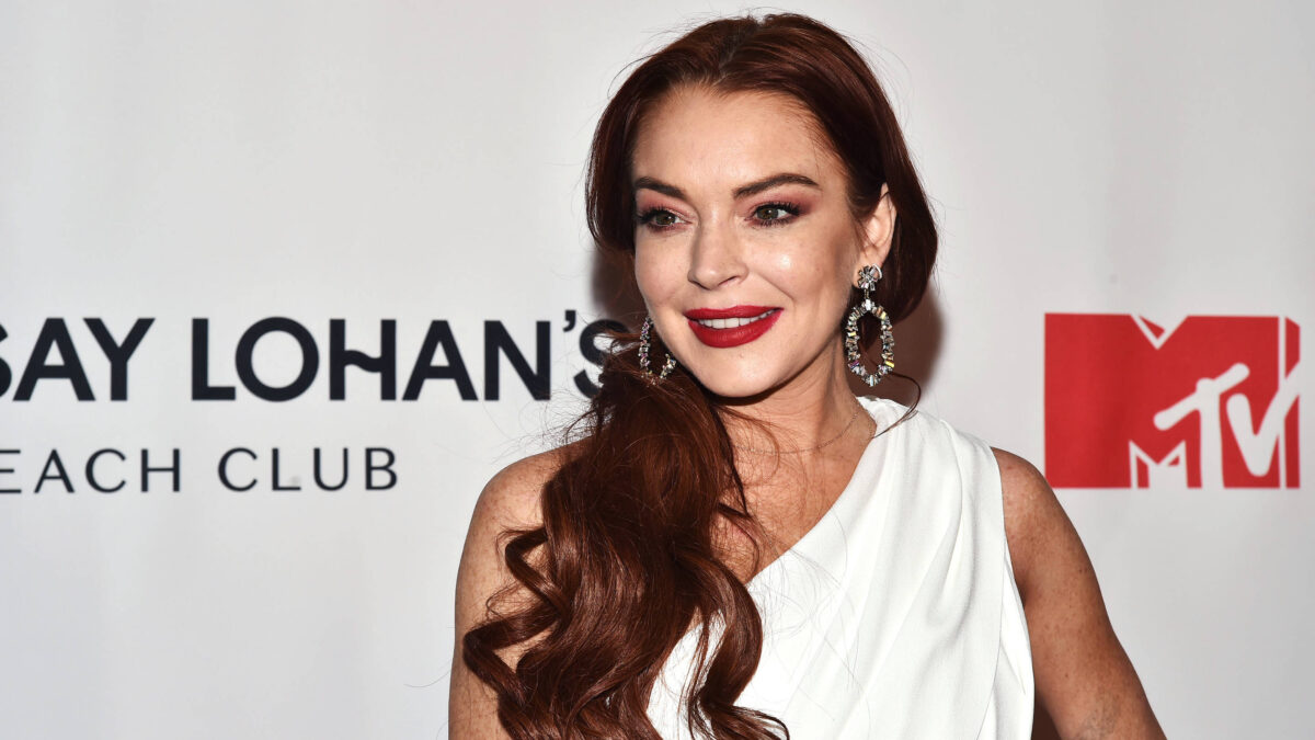 Lindsay-Lohan-Beach-Club_16x9.jpg