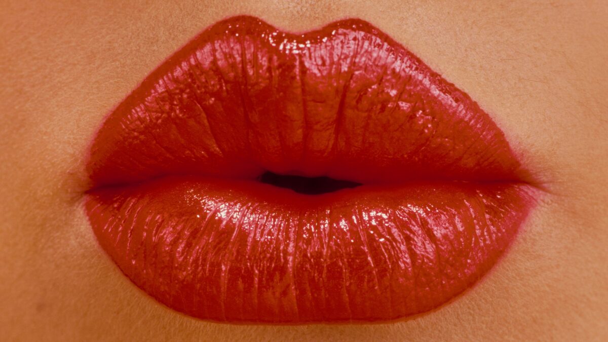 Lips 16x9
