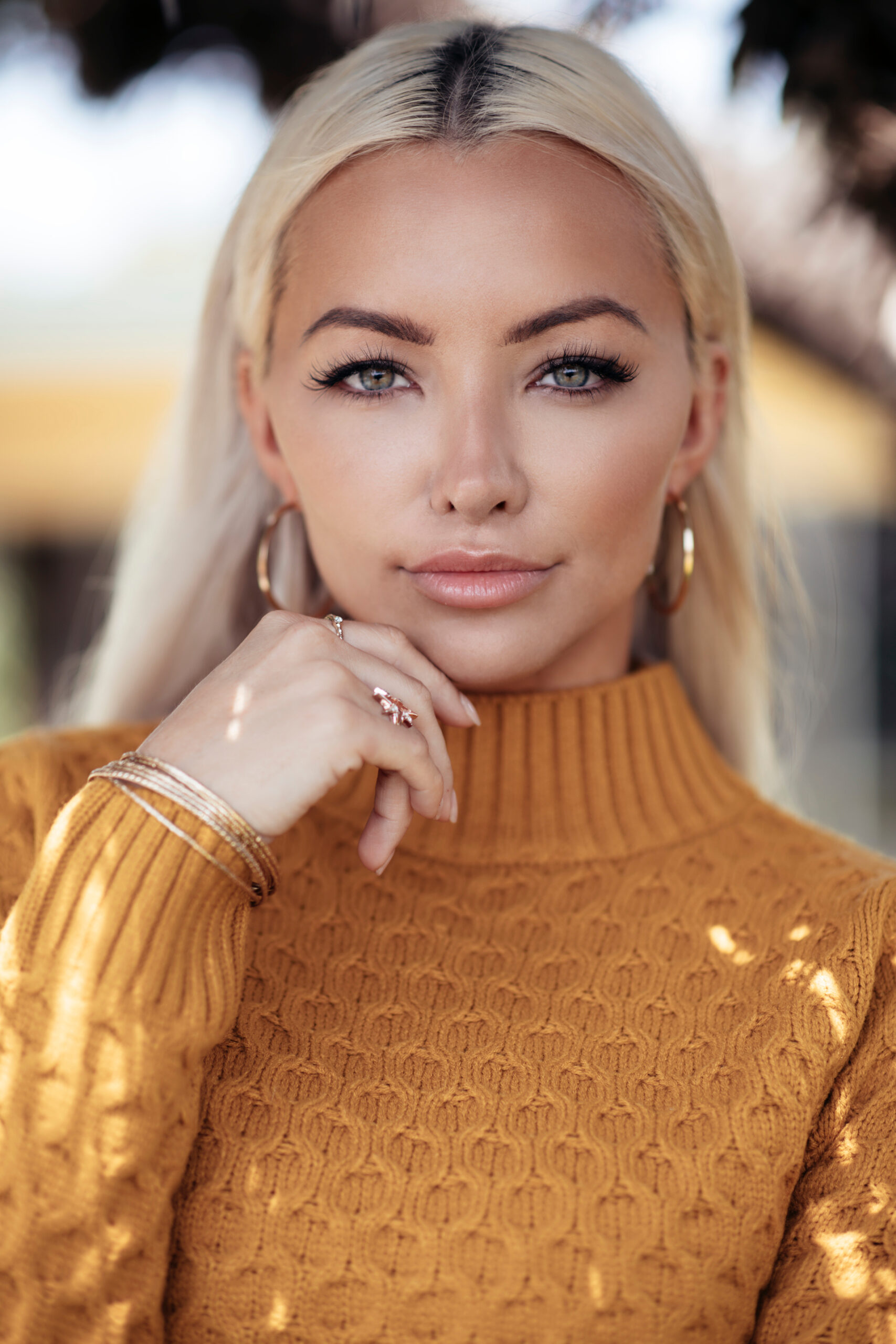 Playboy-Talk-To-Me-Lindsey-Pelas embed02B