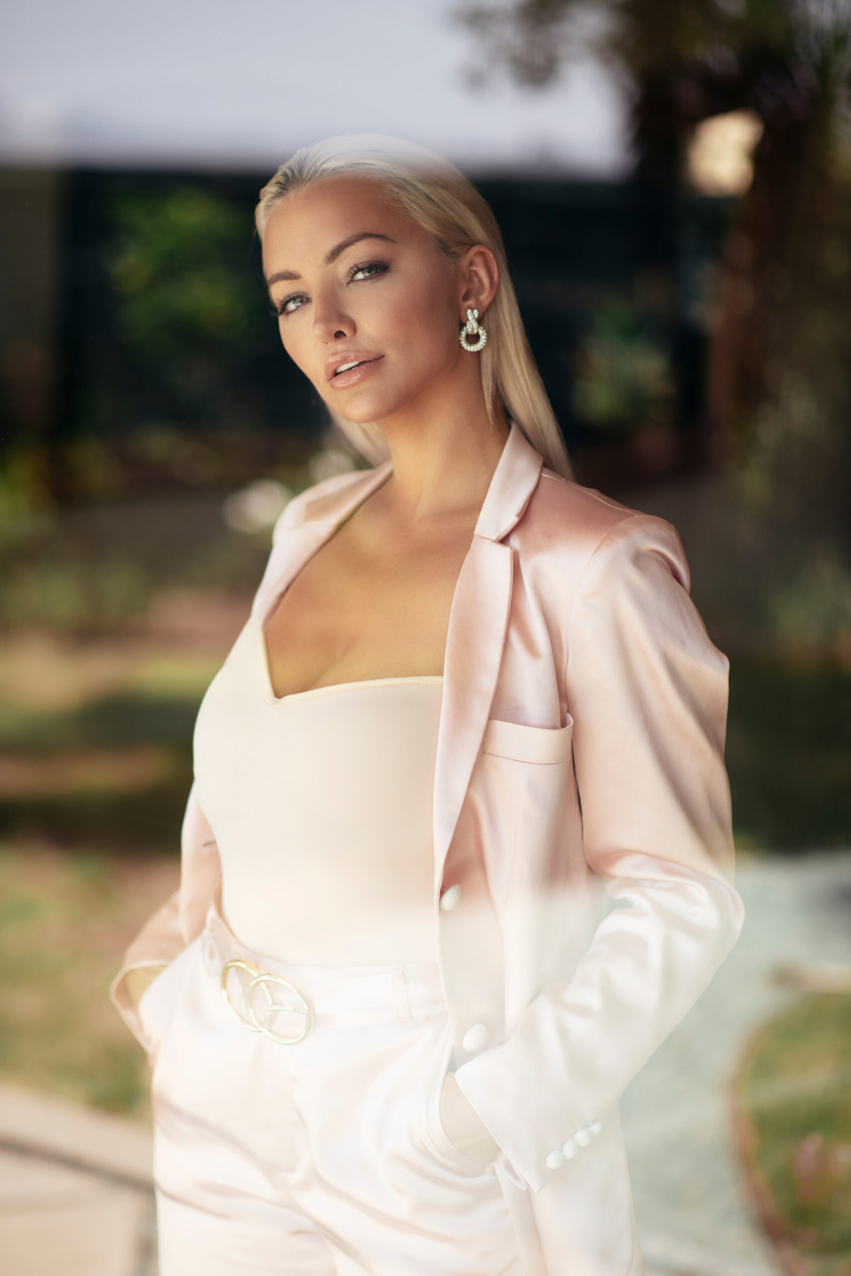 Playboy-Talk-To-Me-Lindsey-Pelas embed03B