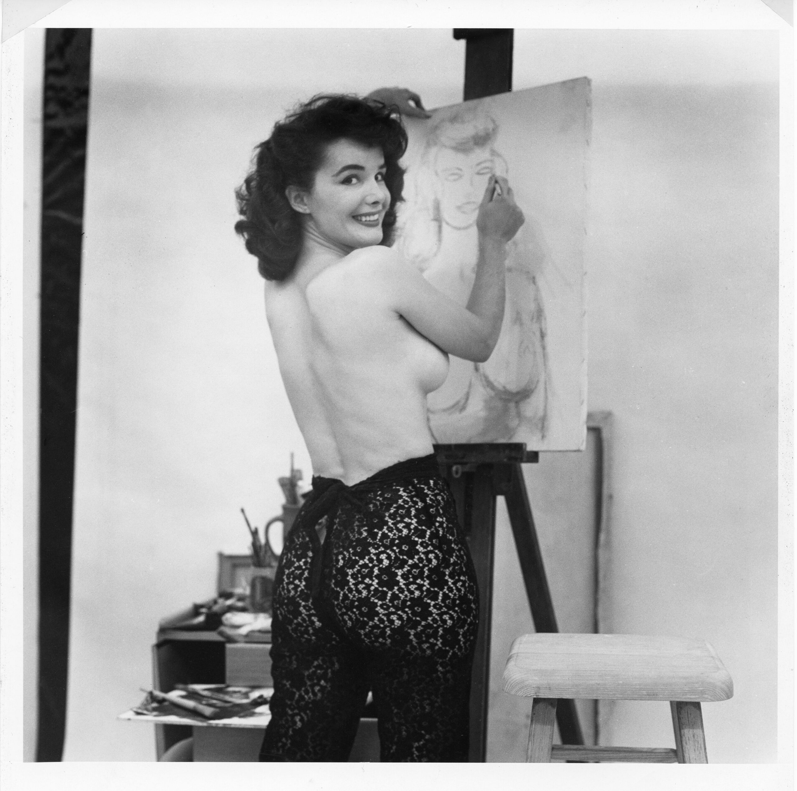 Playmates-at-Home-1950s-Gallery embed03