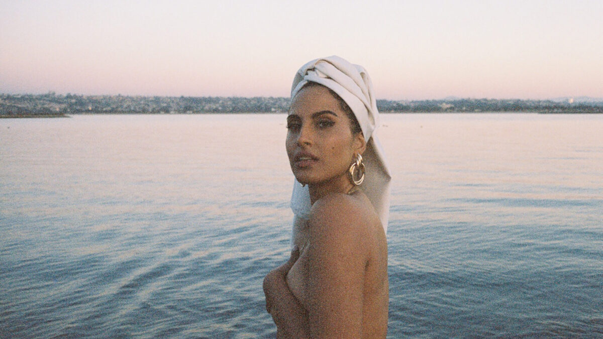 Snoh Aalegra 16x9