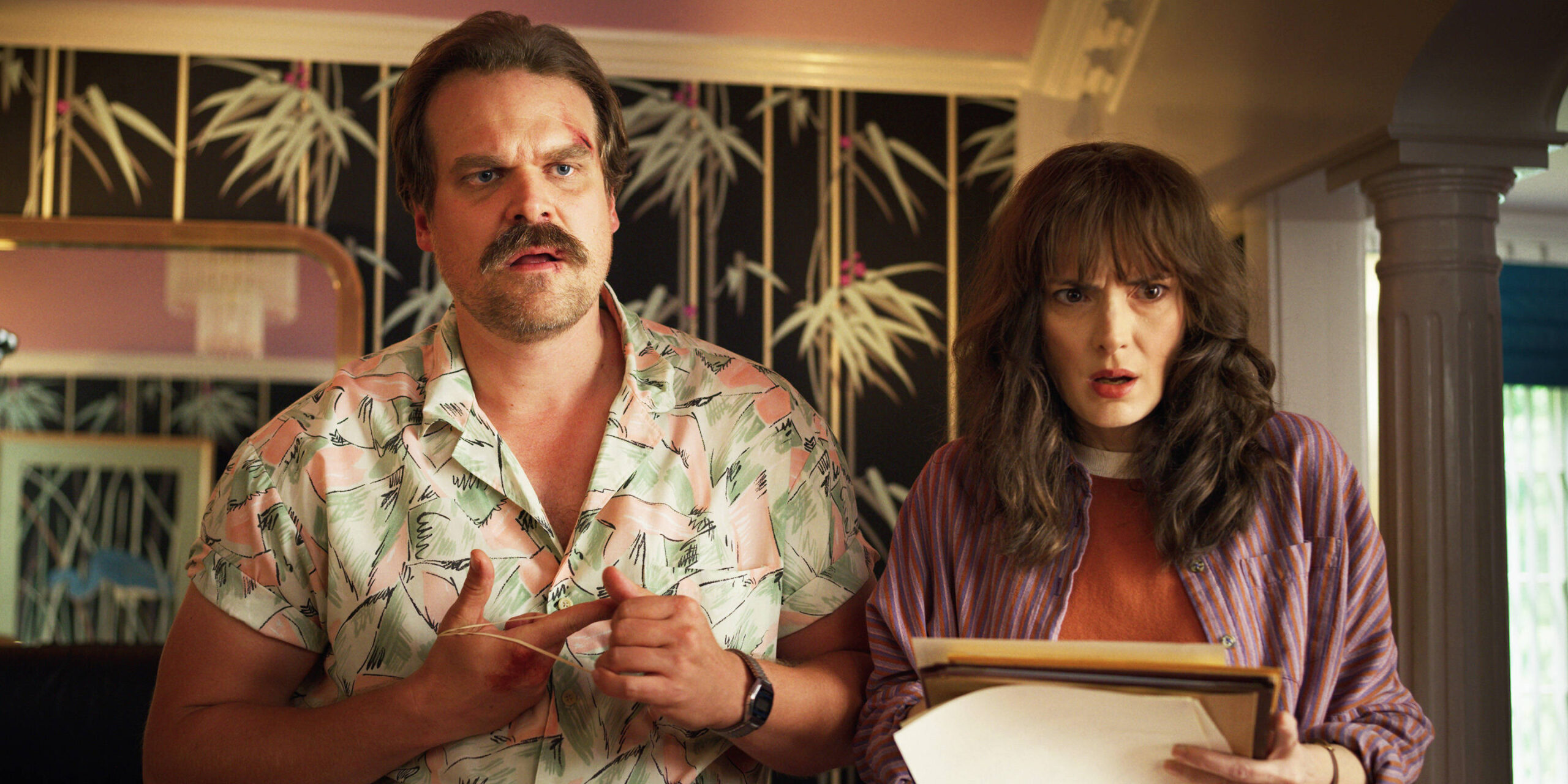 Stranger-Things-S3_embed02.jpg