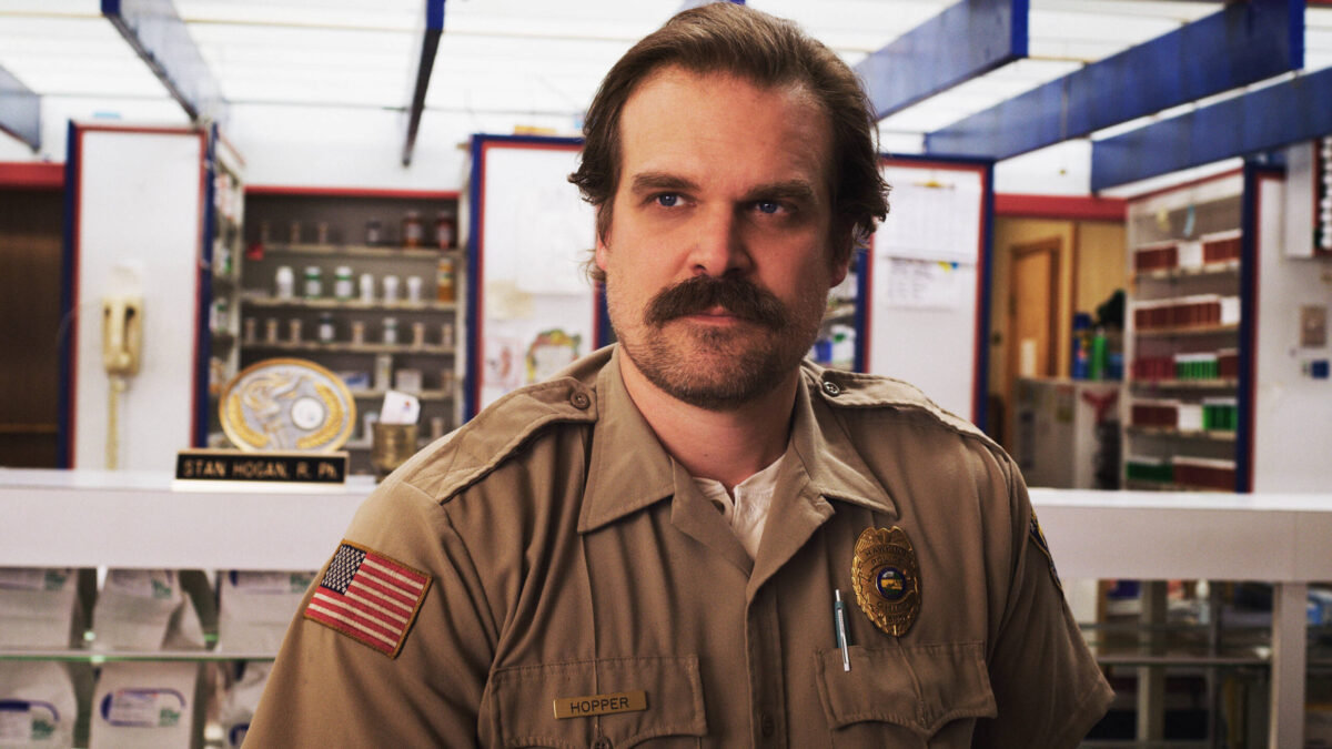 Stranger-Things_S3_Hopper_16x9.jpg