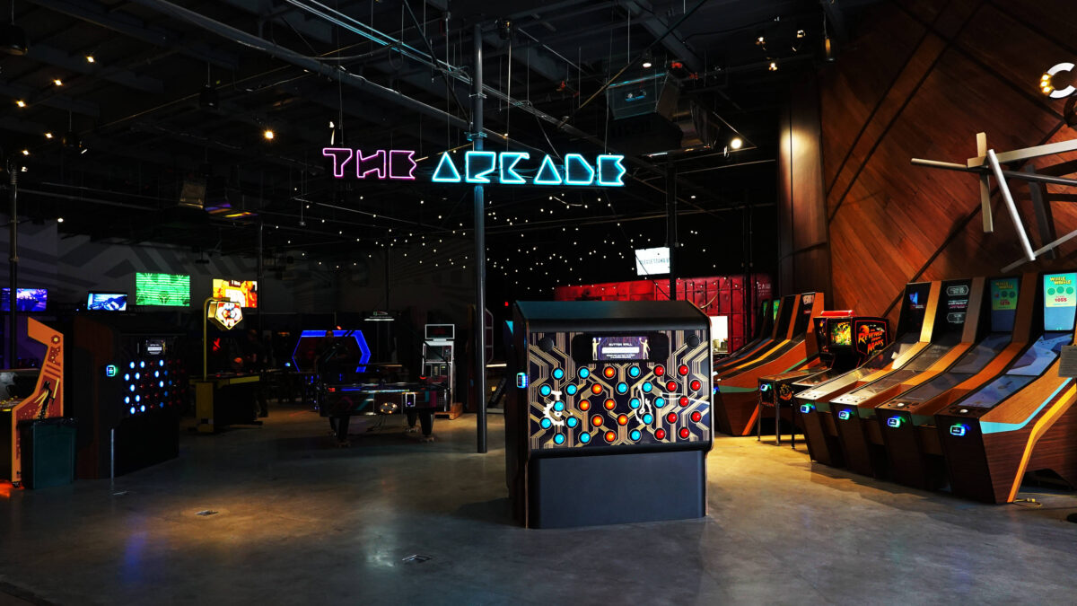 The-Two-Bit-Circus_16x9.jpg