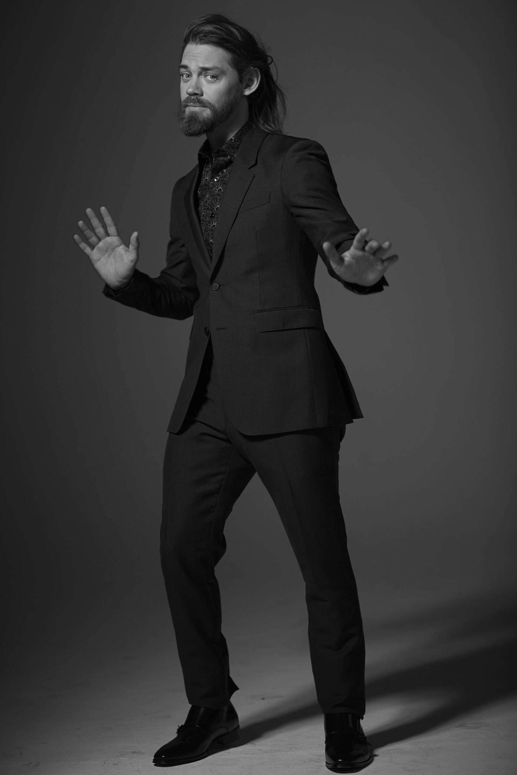 Tom_Payne_TWD_embed02B.jpg