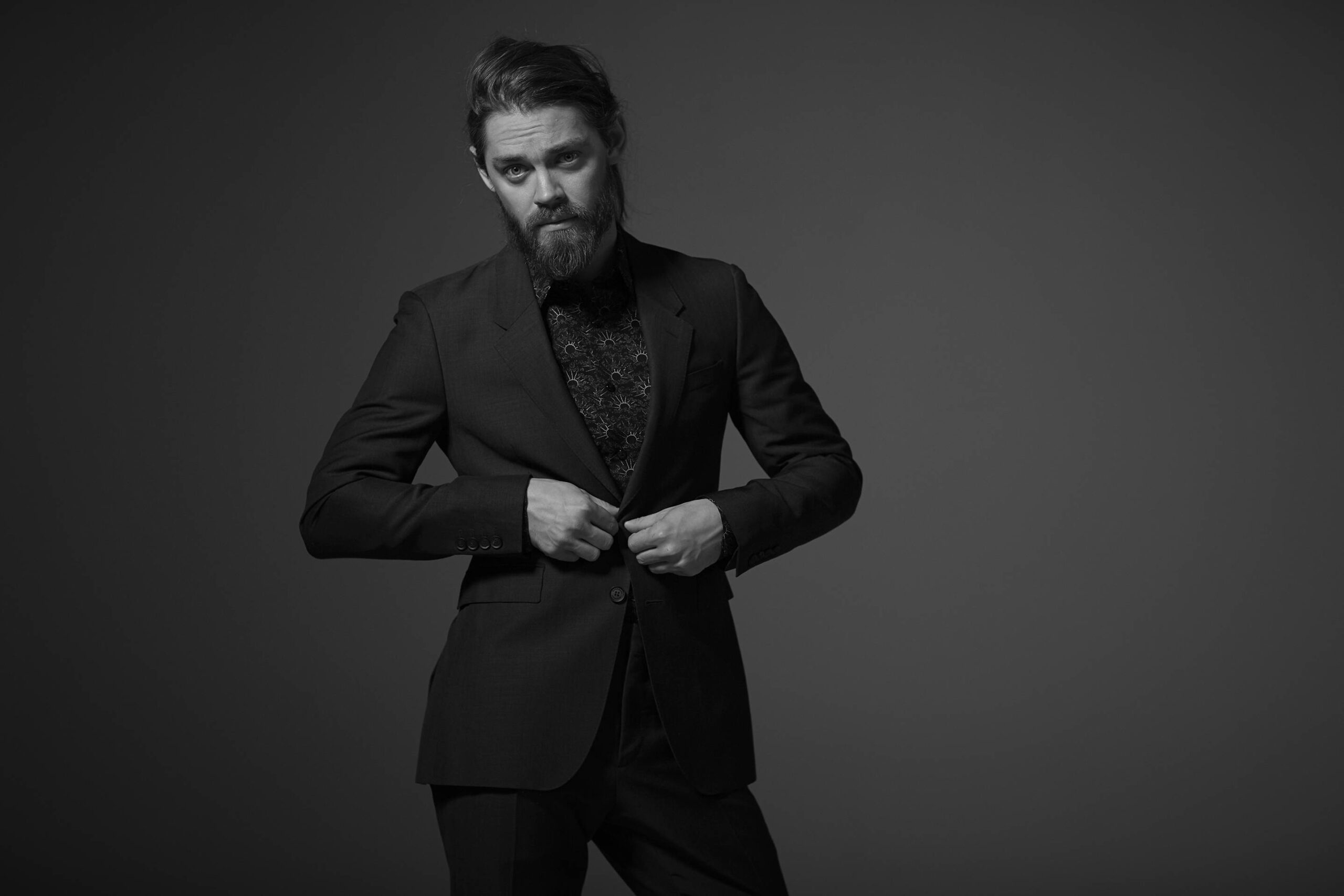Tom_Payne_TWD_embed03.jpg