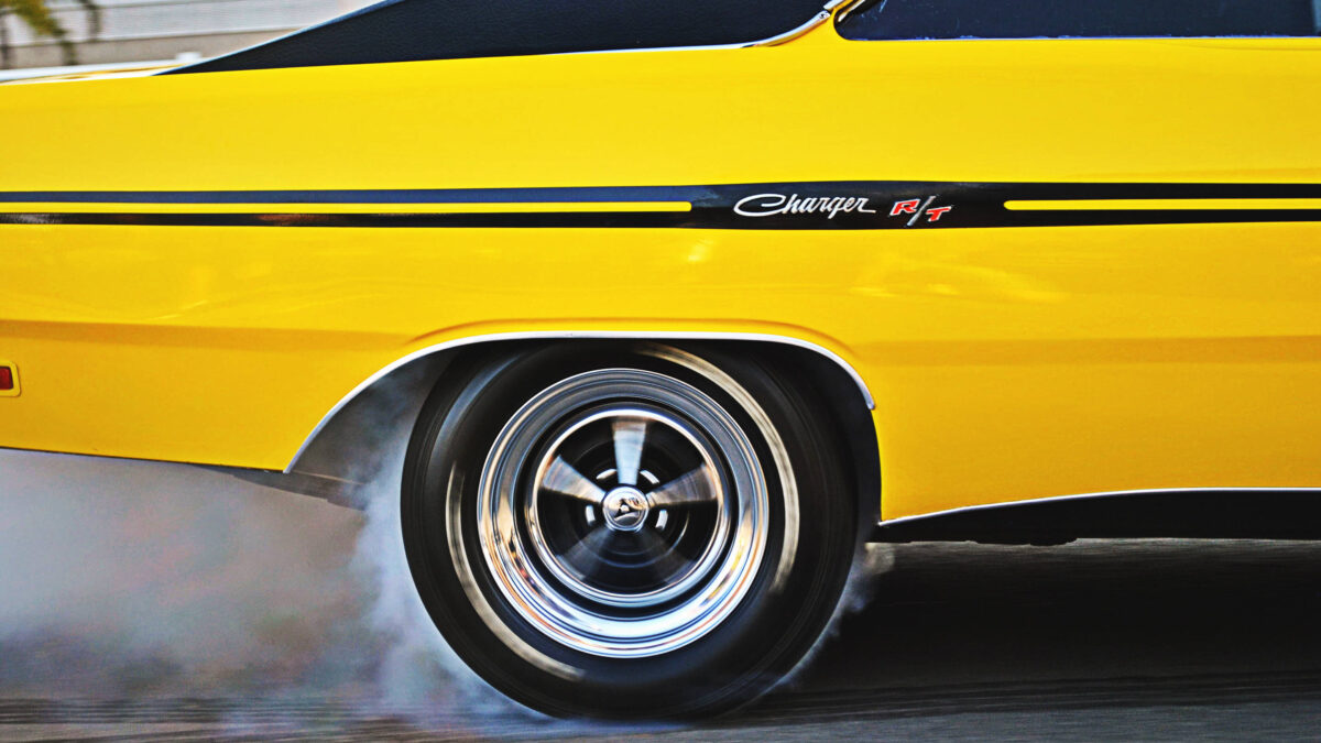 american-muscle-cars-vs-new-technology_16x9.jpg