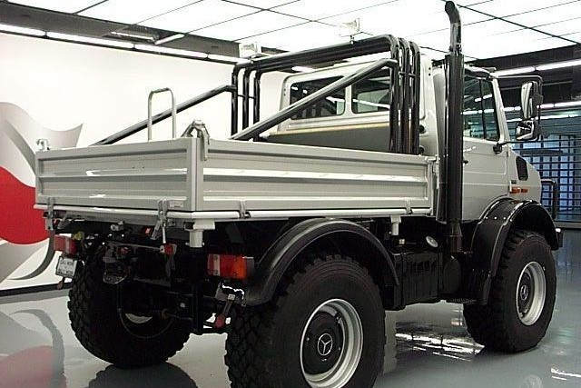 arnold-schwarzenegger-mercedes-unimog-sale-56-asset-2-full.jpg