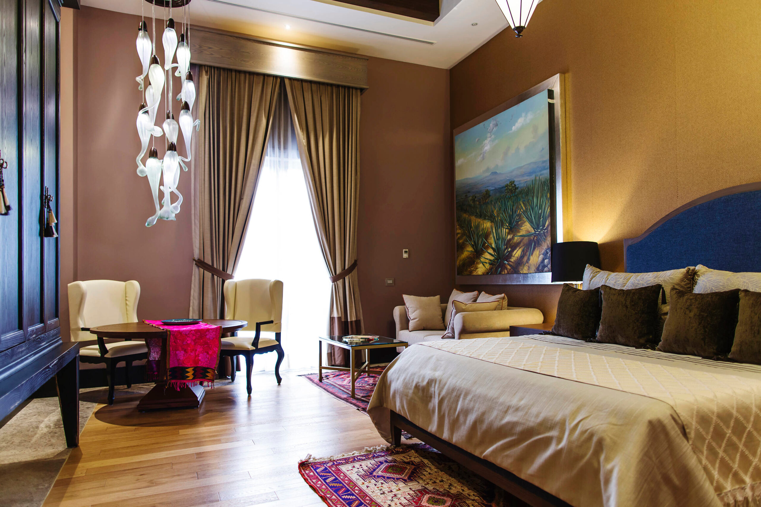 patron-hotel_embed-(05).jpg