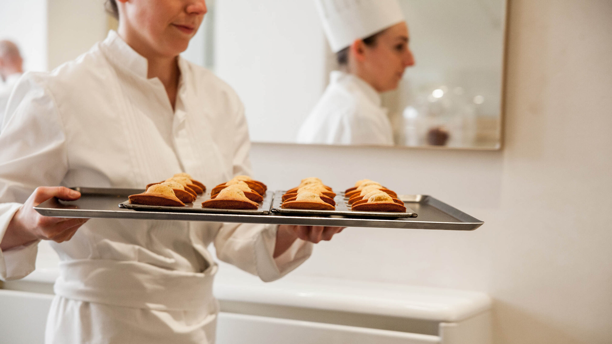 sensual-world-parisian-pastry-EMBED1.jpg