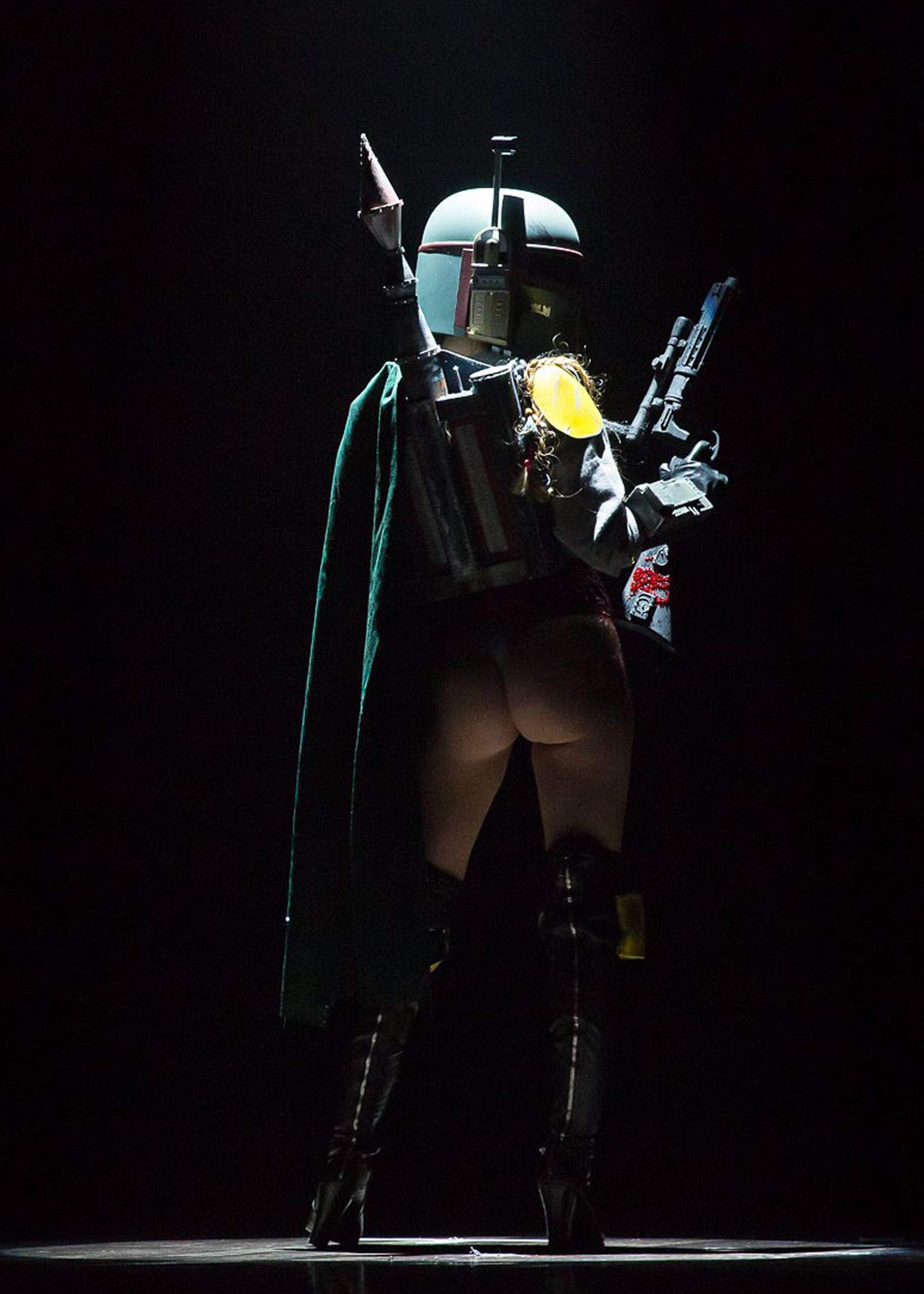 starwarsburlesque-EMBED1[1].jpg