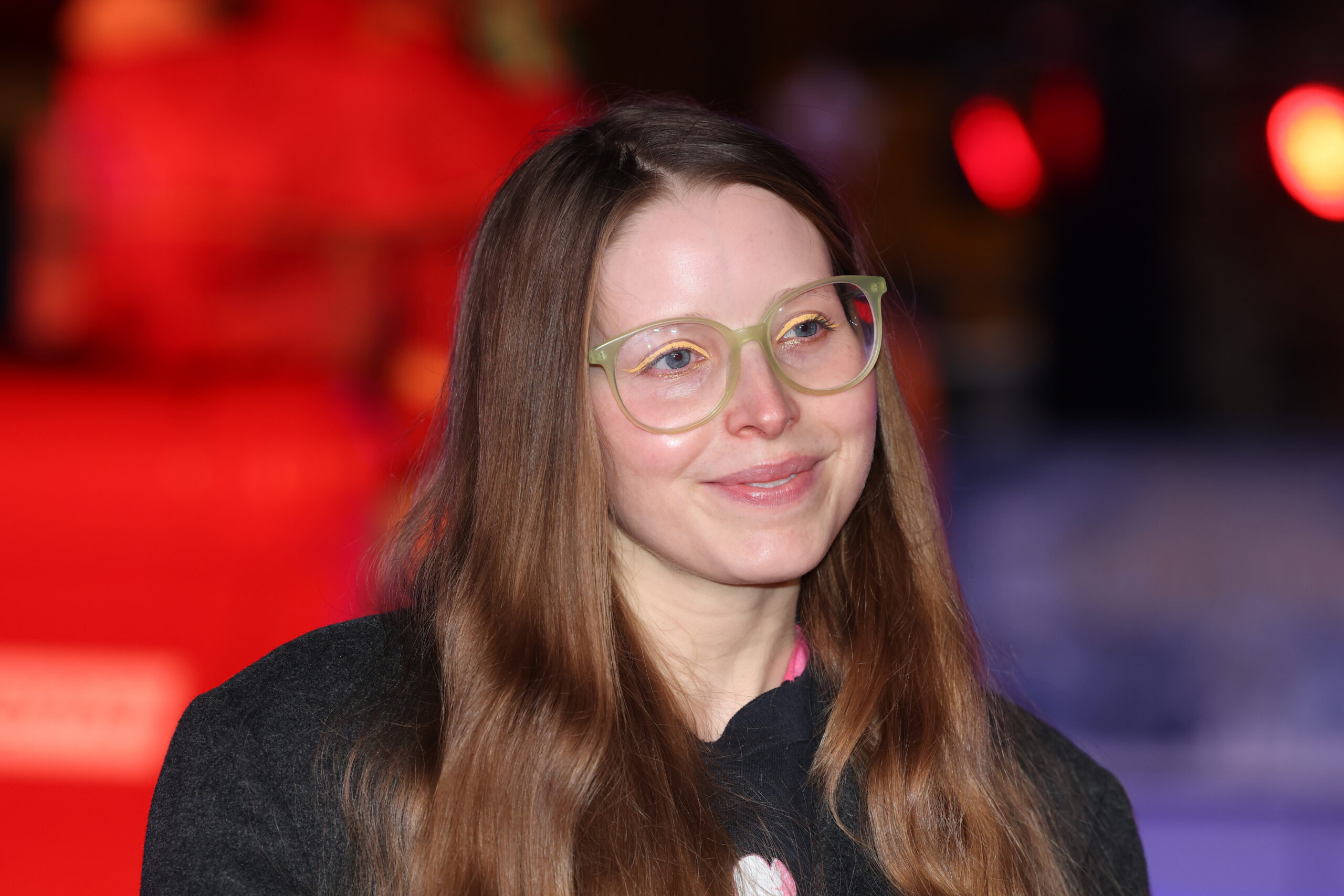 She Made $20,000 in a Day on OnlyFans—Just By Brushing Her Hair