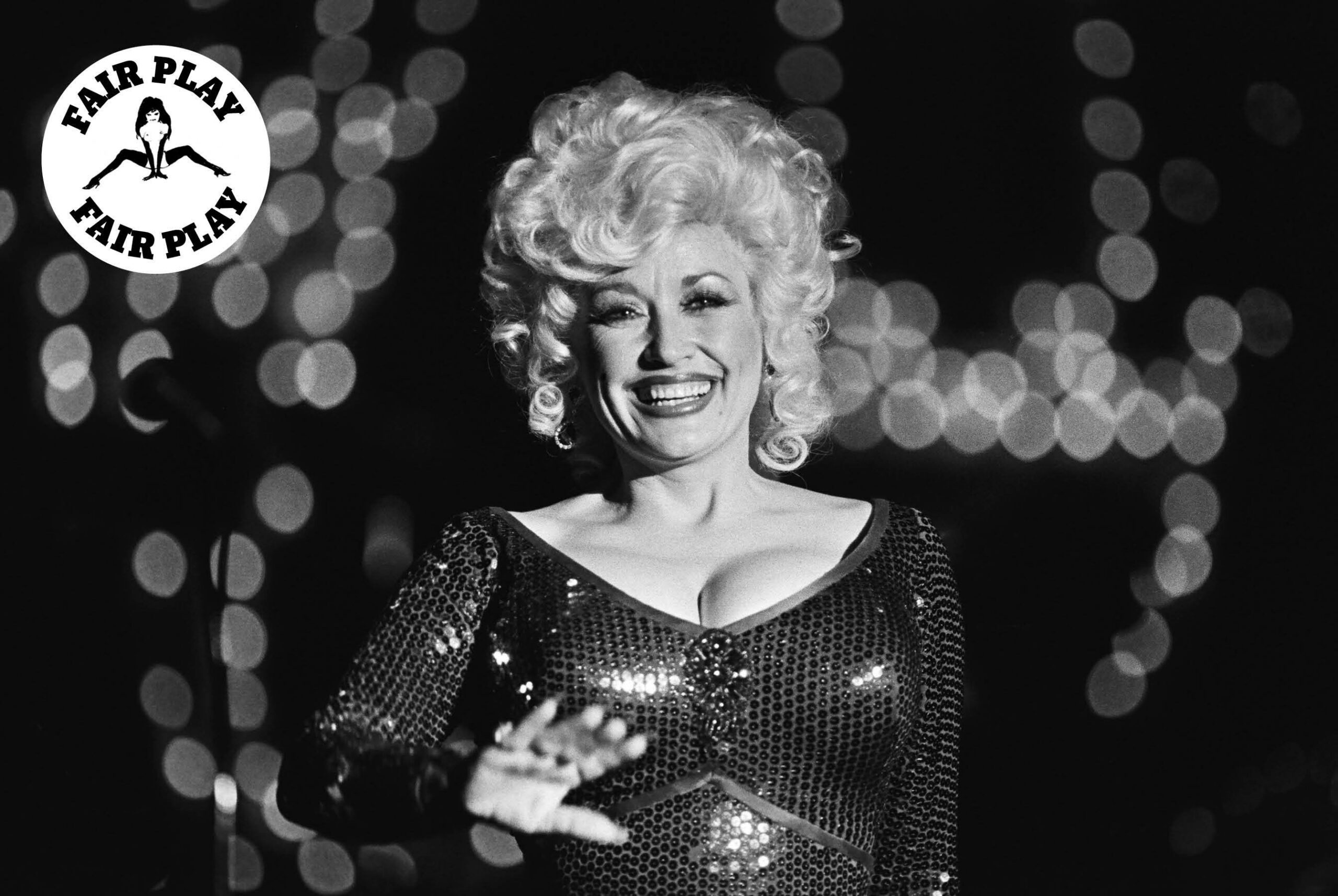 Women Are Remembering Dolly Parton By Going Braless